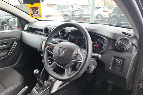 DL21FRO Dacia Duster 1.3 TCe 130 Prestige 5dr Thumbnail #29