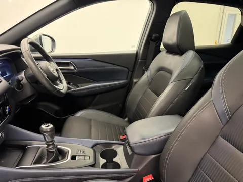 DP24OKK Nissan Qashqai 1.3 DiG-T MH Tekna 5dr Thumbnail #16