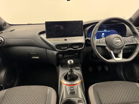 DV25TYK Nissan Juke 1.0 DiG-T N-Connecta 5dr Thumbnail #3