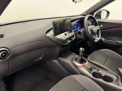 DV25TYK Nissan Juke 1.0 DiG-T N-Connecta 5dr Thumbnail #13