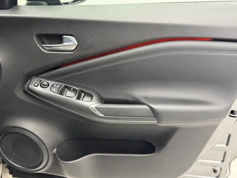 DV25TYK Nissan Juke 1.0 DiG-T N-Connecta 5dr Thumbnail #19