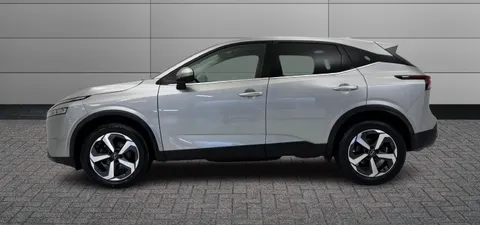 DY71KZZ Nissan Qashqai 1.3 DiG-T MH 158 N-Connecta 5dr Xtronic Thumbnail #4