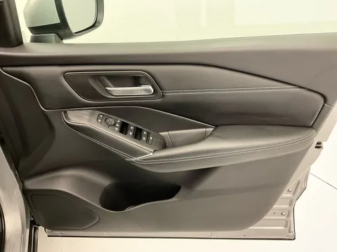 DY71KZZ Nissan Qashqai 1.3 DiG-T MH 158 N-Connecta 5dr Xtronic Thumbnail #13