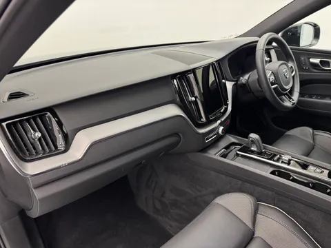 CV71VDX Volvo XC60 2.0 B4D R DESIGN 5dr AWD Geartronic Thumbnail #14