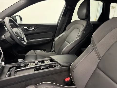 CV71VDX Volvo XC60 2.0 B4D R DESIGN 5dr AWD Geartronic Thumbnail #10
