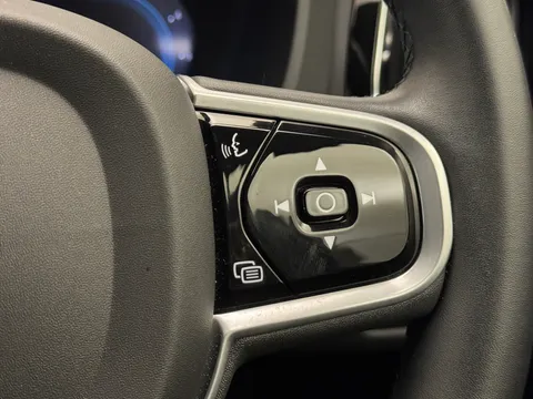 CV71VDX Volvo XC60 2.0 B4D R DESIGN 5dr AWD Geartronic Thumbnail #26