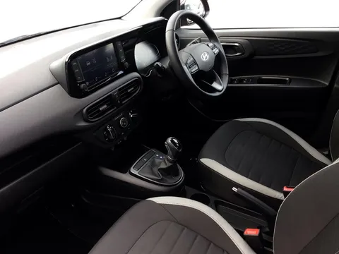 DU73ETE Hyundai i10 1.2 Advance 5dr Auto Thumbnail #5