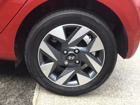 DU73ETE Hyundai i10 1.2 Advance 5dr Auto Thumbnail #6