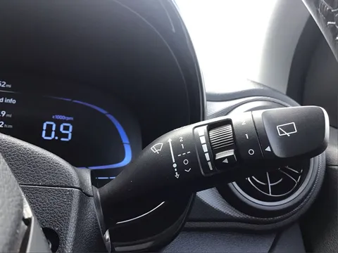 DU73ETE Hyundai i10 1.2 Advance 5dr Auto Thumbnail #23