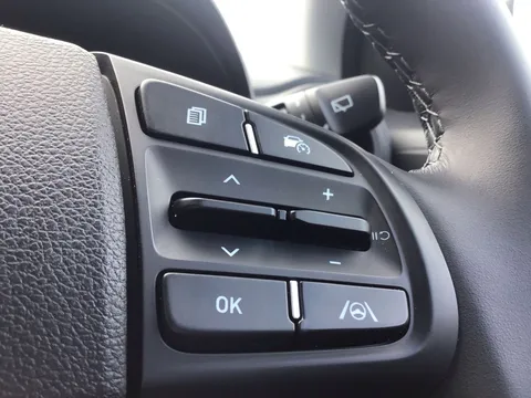 DU73ETE Hyundai i10 1.2 Advance 5dr Auto Thumbnail #26