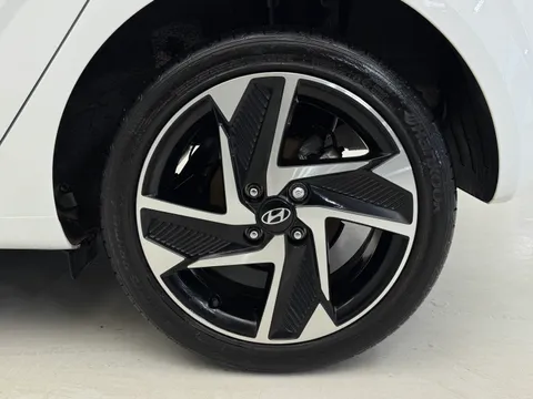 EY24WNG Hyundai i10 1.0 MPi Premium 5dr Auto Thumbnail #10