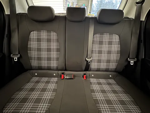 EY24WNG Hyundai i10 1.0 MPi Premium 5dr Auto Thumbnail #17