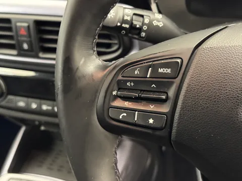 EY24WNG Hyundai i10 1.0 MPi Premium 5dr Auto Thumbnail #20
