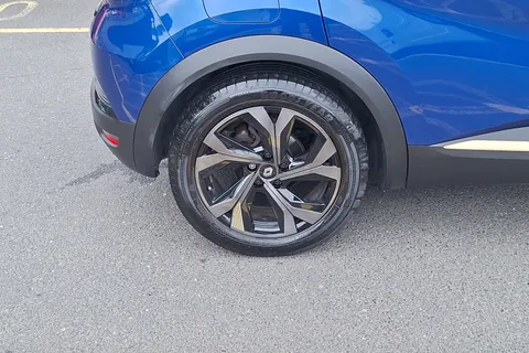 BV24SVN Renault Captur 1.6 E-Tech full hybrid 145 Engineered 5dr Auto Thumbnail #5