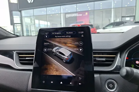 BV24SVN Renault Captur 1.6 E-Tech full hybrid 145 Engineered 5dr Auto Thumbnail #36