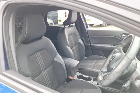 BV24SVN Renault Captur 1.6 E-Tech full hybrid 145 Engineered 5dr Auto Thumbnail #35