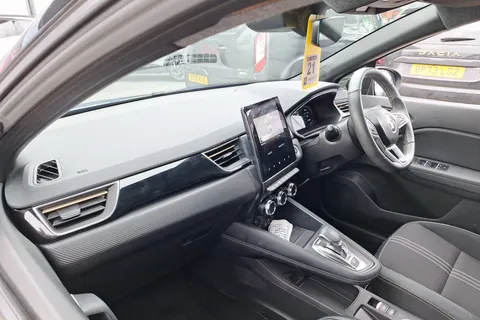 BV24SVN Renault Captur 1.6 E-Tech full hybrid 145 Engineered 5dr Auto Thumbnail #30