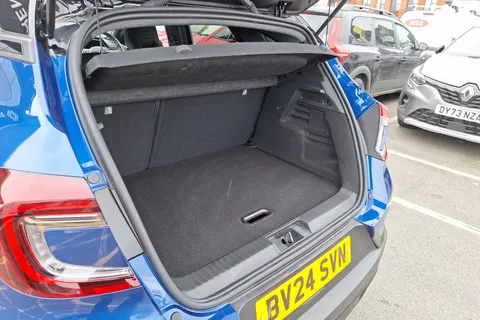 BV24SVN Renault Captur 1.6 E-Tech full hybrid 145 Engineered 5dr Auto Thumbnail #19