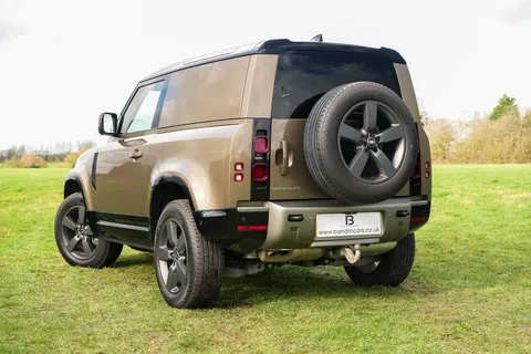 VX25TWE Land Rover Defender 3.0 D250 Hard Top X-Dynamic HSE Auto [3 Seat] Thumbnail #7