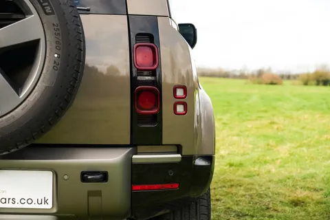 VX25TWE Land Rover Defender 3.0 D250 Hard Top X-Dynamic HSE Auto [3 Seat] Thumbnail #13