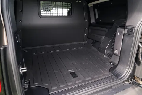 VX25TWE Land Rover Defender 3.0 D250 Hard Top X-Dynamic HSE Auto [3 Seat] Thumbnail #22
