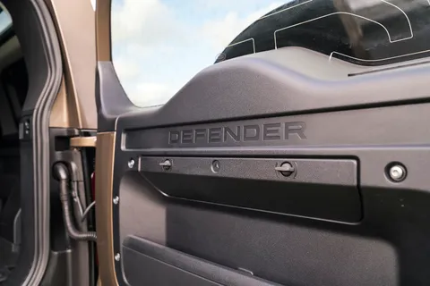 VX25TWE Land Rover Defender 3.0 D250 Hard Top X-Dynamic HSE Auto [3 Seat] Thumbnail #24