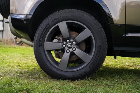 VX25TWE Land Rover Defender 3.0 D250 Hard Top X-Dynamic HSE Auto [3 Seat] Thumbnail #30