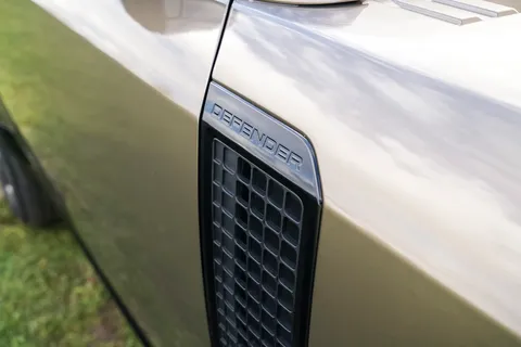 VX25TWE Land Rover Defender 3.0 D250 Hard Top X-Dynamic HSE Auto [3 Seat] Thumbnail #18