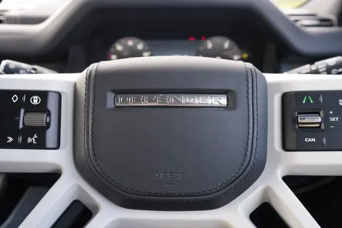 VX25TWE Land Rover Defender 3.0 D250 Hard Top X-Dynamic HSE Auto [3 Seat] Thumbnail #38