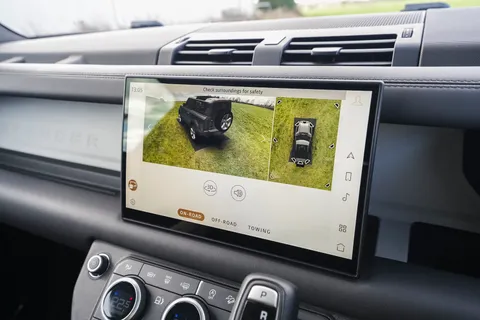 VX25TWE Land Rover Defender 3.0 D250 Hard Top X-Dynamic HSE Auto [3 Seat] Thumbnail #46