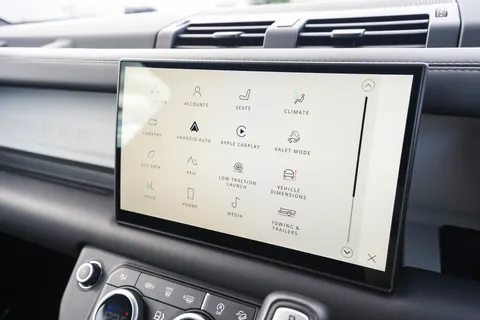 VX25TWE Land Rover Defender 3.0 D250 Hard Top X-Dynamic HSE Auto [3 Seat] Thumbnail #51