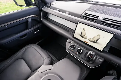 VX25TWE Land Rover Defender 3.0 D250 Hard Top X-Dynamic HSE Auto [3 Seat] Thumbnail #45