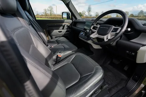 VX25TWE Land Rover Defender 3.0 D250 Hard Top X-Dynamic HSE Auto [3 Seat] Thumbnail #34