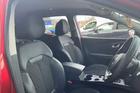 BH19BUE Renault Kadjar 1.3 TCE Iconic 5dr Thumbnail #36