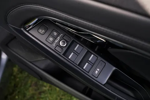 KP71FHG Land Rover Range Rover Evoque 2.0 D200 R-Dynamic HSE 5dr Auto Thumbnail #36