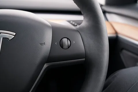 BD71KUA Tesla Model 3 Long Range AWD 4dr Auto Thumbnail #32