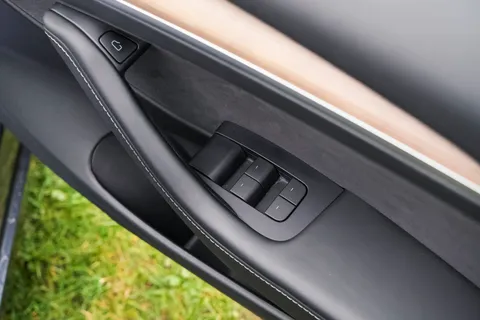 BD71KUA Tesla Model 3 Long Range AWD 4dr Auto Thumbnail #45