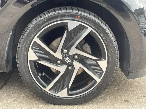 MM22VZY Hyundai i10 1.2 MPi Premium 5dr Auto Thumbnail #7