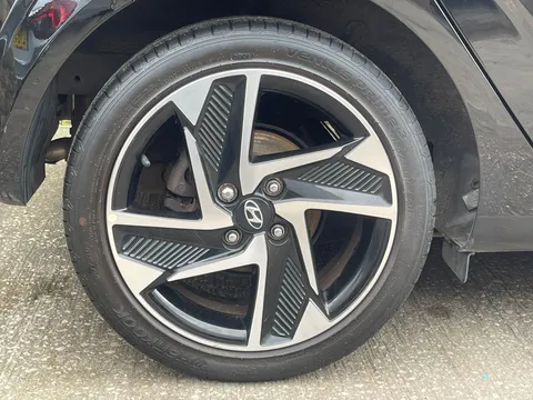 MM22VZY Hyundai i10 1.2 MPi Premium 5dr Auto Thumbnail #9