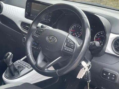 MM22VZY Hyundai i10 1.2 MPi Premium 5dr Auto Thumbnail #11