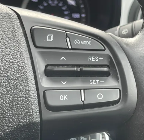 MM22VZY Hyundai i10 1.2 MPi Premium 5dr Auto Thumbnail #14