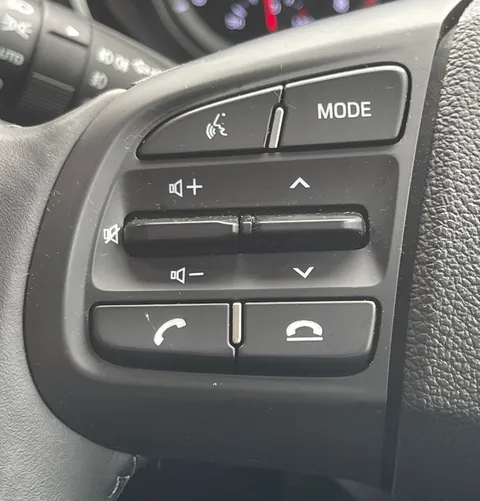 MM22VZY Hyundai i10 1.2 MPi Premium 5dr Auto Thumbnail #15