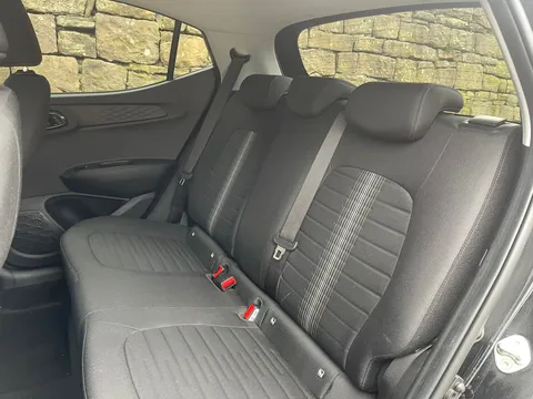 MM22VZY Hyundai i10 1.2 MPi Premium 5dr Auto Thumbnail #21