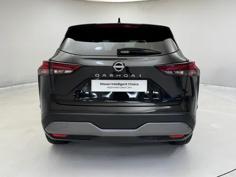 DS72XYL Nissan Qashqai 1.3 DiG-T MH 158 N-Connecta 5dr Xtronic Thumbnail #9