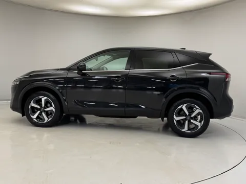 DS72XYL Nissan Qashqai 1.3 DiG-T MH 158 N-Connecta 5dr Xtronic Thumbnail #7