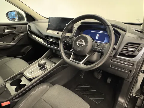 DS72XYL Nissan Qashqai 1.3 DiG-T MH 158 N-Connecta 5dr Xtronic Thumbnail #22