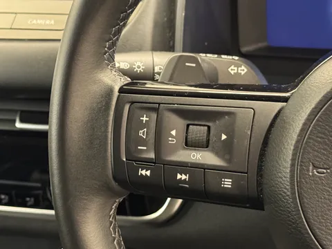 DS72XYL Nissan Qashqai 1.3 DiG-T MH 158 N-Connecta 5dr Xtronic Thumbnail #24