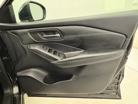 DS72XYL Nissan Qashqai 1.3 DiG-T MH 158 N-Connecta 5dr Xtronic Thumbnail #25