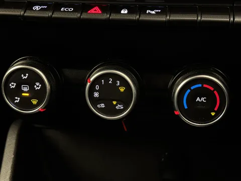 27 of 33 for Dacia Duster 1.5 Blue dCi Comfort 5dr