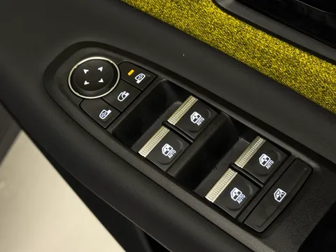 DY75VXP Renault 5 110kW Iconic Five Comfort Range 52kWh 5dr Auto Thumbnail #17